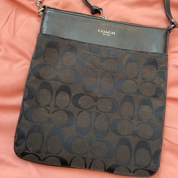 Black Coach Crossbody Pochette - Picture 3 of 16